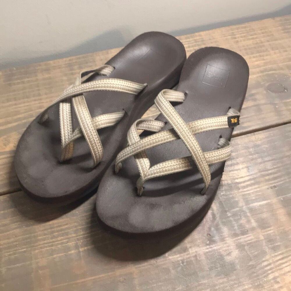 TEVA Women's Olowahu TAN Flip Flop Sandals Size 8  Quick Dry Comfort